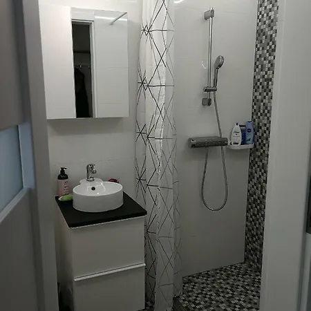 Buto Nuoma Sviesos Gatveje Apartment Telsiai Exterior photo
