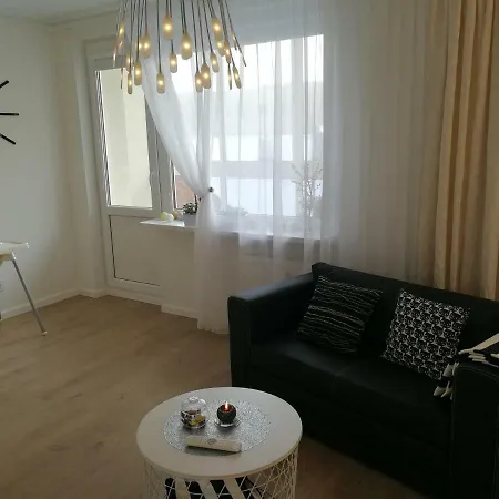 Buto Nuoma Sviesos Gatveje Apartment Telsiai Exterior photo